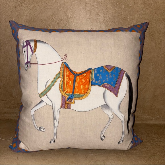 New Anthropologie John Robshaw Steed Pillow Decor Horse - Picture 2 of 6